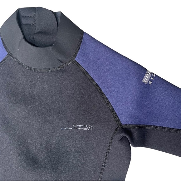 Dark Lighting Wetsuit Child size 8 - Picture 2 of 10